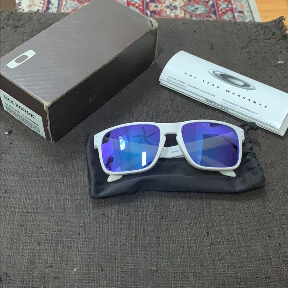 Oakley Holbrook Matte White Violet Iridium